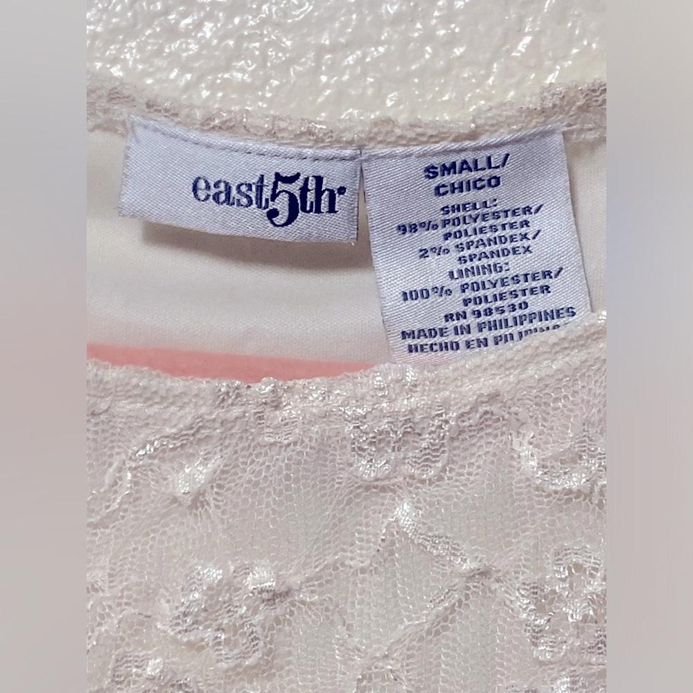 Elegant Lace Sleeveless Ivory Vintage Y2K Top - Picture 5 of 6